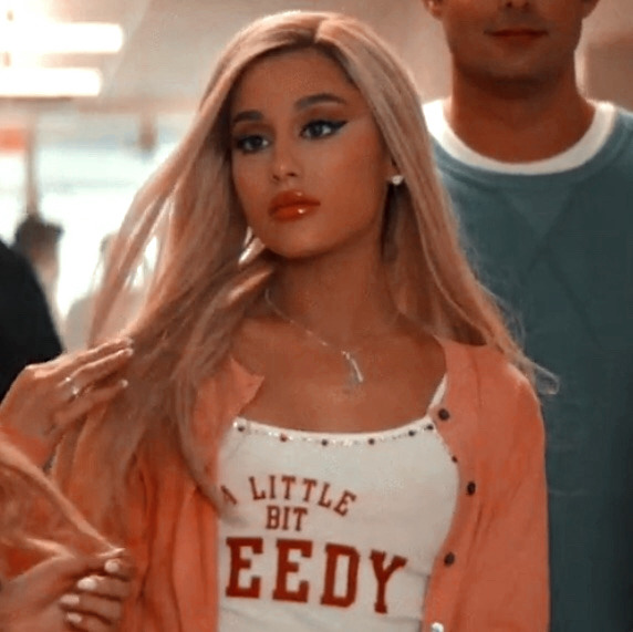 Ariana Grande 
like/reblog if using