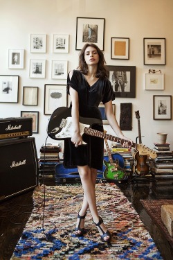 jimmypageslonglegs:  Charlotte Kemp Muhl