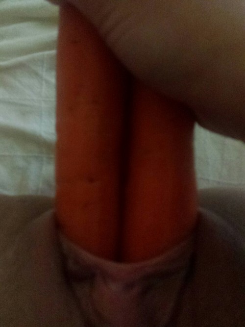 ruinmeforever: Stretching my pussy out with some thick carrots ♡ mmm, talk about playing with your f