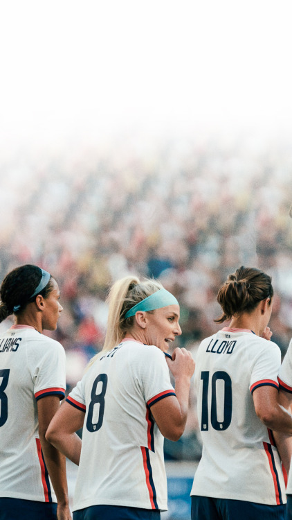 Christen Press &amp; Julie Ertz lockscreenslike/reblog if you save/use ©  ICONIC Magaz