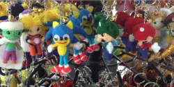 awkwardsonicphotos:  So they’re selling