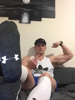 meninunderarmour:  Kik alancartar Ask about