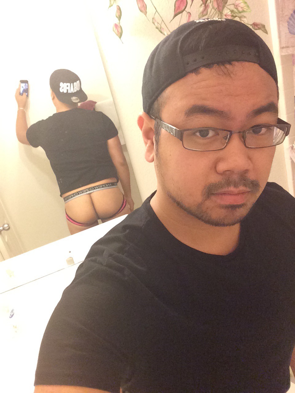 chesterlepanda:  Just don’t ask me to bend over at work. 