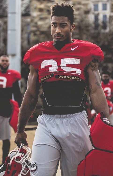 xemsays:xemsays:xemsays:xemsays:xemsays:xemsays:BRIAN HERRIEN - running back 🍑 Georgia Bulldogs 🏈 natural sex appeal 😈Georgia Bull Dawgs running back 🏃 🏈 H A N D S O M E college football stud, FOR REAL💪🏾