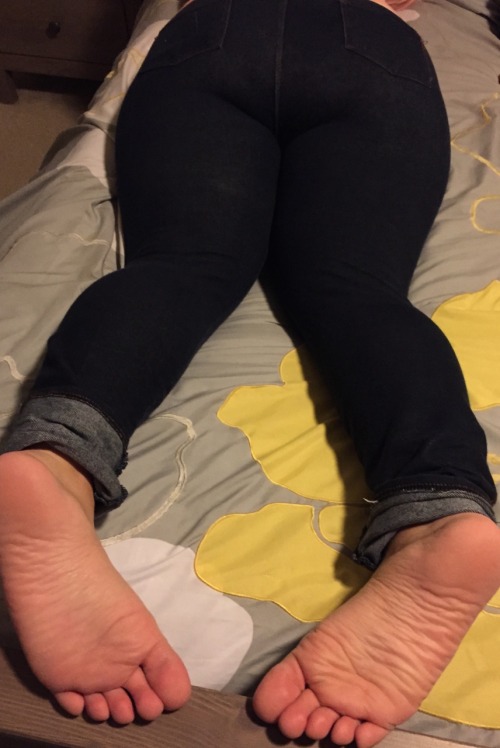 pawgwife69:  That’s a lot of booty in those jeans!
