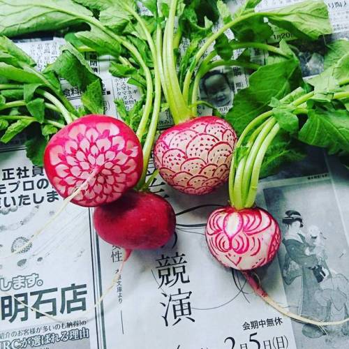 culturenlifestyle: Gaku’s Ethereal Food Carvings Japanese artist Gaku carves fruits and vegetables