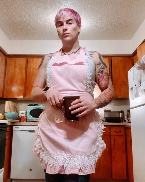 lady-feral:Sad or no, at least my apron is