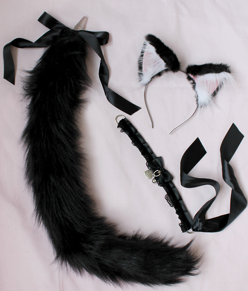 theprettylittlefire:kittensplaypenshop:  In the middle of making these into their