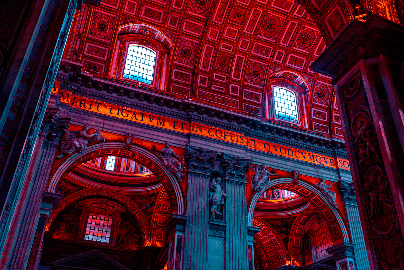 escapekit:Red Lights : VaticanFrance-based photographer Aishy shares shots of  The