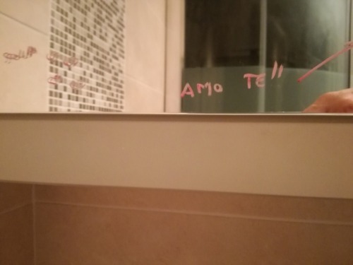 E poi arrivo a casa e la mia stupenda e incantevole Donna mi fa trovare questi messaggi &hellip;