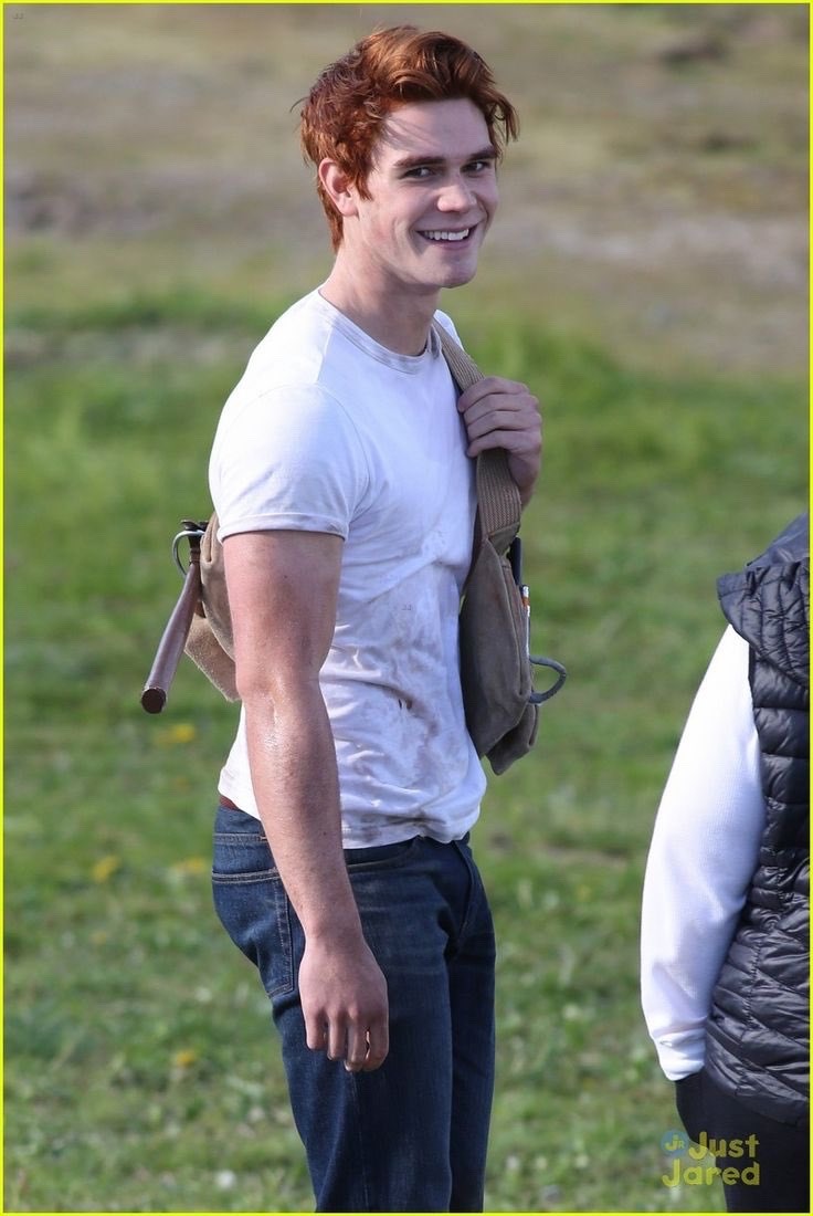 dudenathanbro:Keneti James Fitzgerald “KJ” Apa is a New Zealand actor. He is