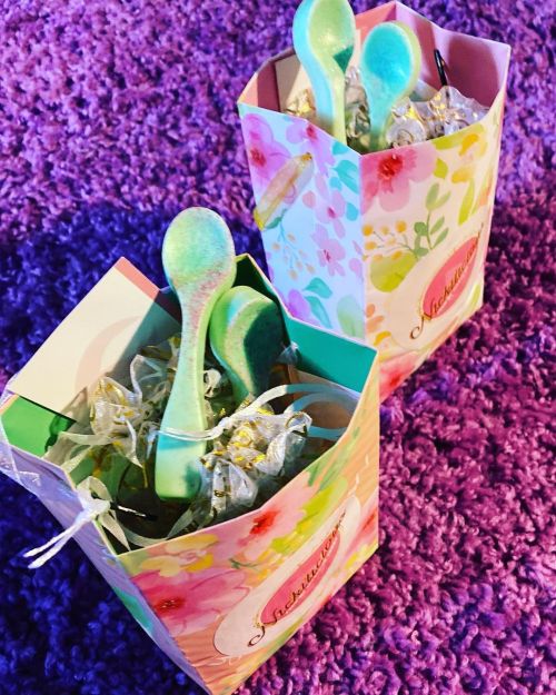 I added a couple of Springtime scent soy wax melt spoons to my gift bags for all my spoonie friends 