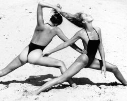 sendommager:  Jerry Hall and Lisa Taylor