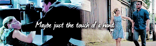 olicitykisses:   So honey nowTake me into your loving armsKiss me under the light