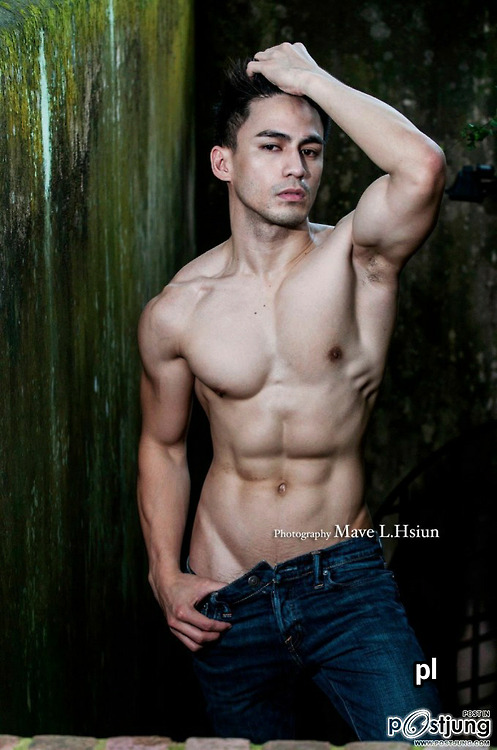 yumyumasianhunks:  yum yum Asian hunks. check out my blog