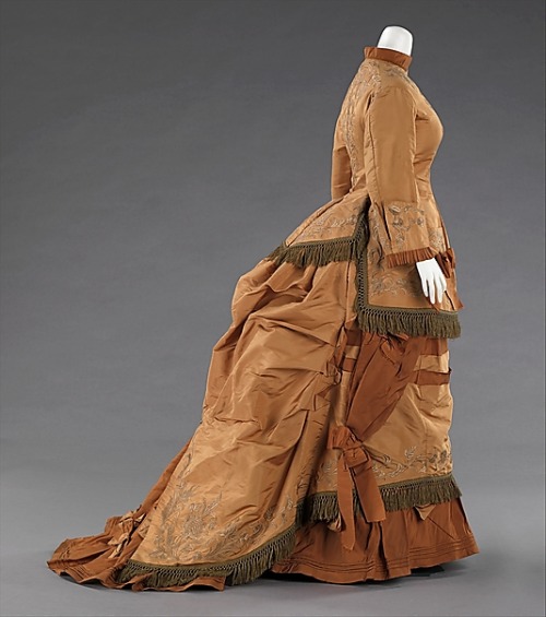 antiquatedfashions:  Afternoon Dress from America, 1874 Metropolitan Museum of Art  This dress was m