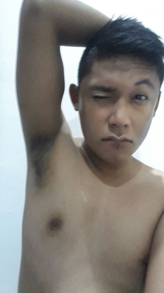 armpitlick9:  Walaupun kote kecik..tp ketiak hitam..tu nice..slrppppp