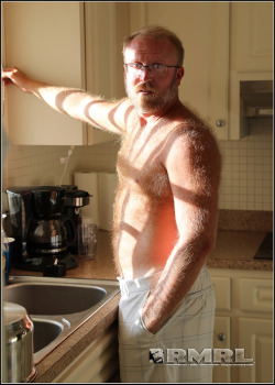 realmenreallife:Brian walked into the kitchen. There, I saw brilliant sunlight shine on spun gold. I told him the photo shoot was not over!  🌞⭐️✨