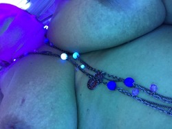 Hot-Soccermom:  Erotic Saturday Morning Set – In The Tanning Bed Playing With The