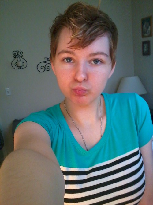 lapyslazuly:newwwwwwww haircuuuuuuuuti’ve never had short hair before so let me know what you think 