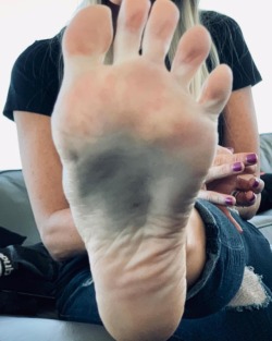 jfc223:  @unfugfeet #pies #pied #pieds #piedini