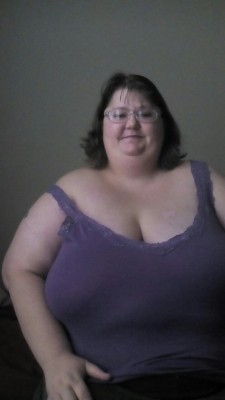 ssbbwsatx:  txchubbyrn:  Feeling sexy today! ❤  You should feel sexy every day!  You are beautiful and have an amazing sexy body!  Where in Texas are you?  I’m in SA.