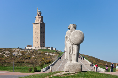 ultrafacts:  The Tower of Hercules is an ancient Roman lighthouse on a peninsula about 2.4 kilometers (1.5 mi) from the centre of A Coruña, Galicia, in north-western Spain. Until the 20th century, the tower itself was known as the “Farum Brigantium”. The