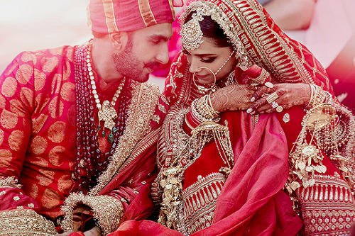 rani-padmavati: Ranveer Singh and Deepika Padukone in Sabyasachi at their Konkani and Sindhi We