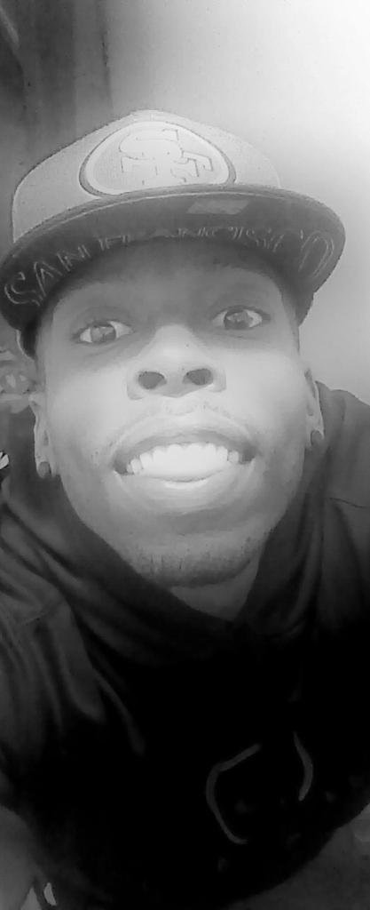 4eva-ashleyy:  coshui:  Old Selfie  His teeth 😍😍😍  Wait this is U? @coshui