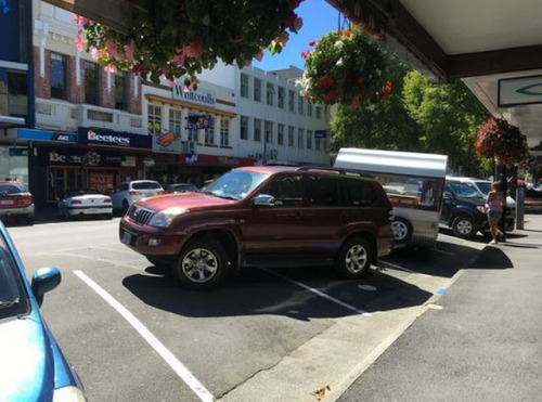 pr1nceshawn:  Some people make parking way more difficult than it needs to be. 