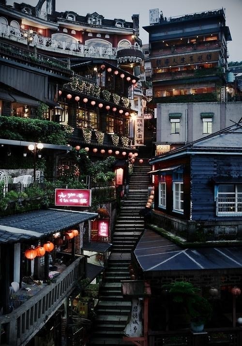 thevoyaging:Stairway, Taipei, Taiwanphoto by hazel