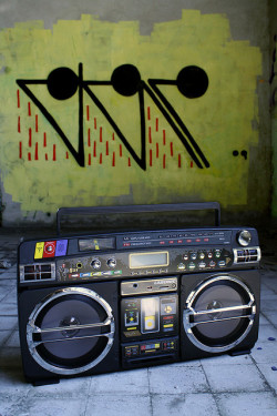 praetorium:  ghetto blaster by faceless ekone on Flickr. #ghettoblaster #Boombox 