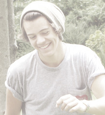 fuckyouharold-deactivated110213:  Ovary killer → Harry Styles in beanie 