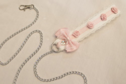 daddysdolly:  epihany:  kittensplaypenshop:  Going to make a custom leash listing tomorrow :3 This is chain purchased from the hardware store,not craft chain by the way! I just didn’t want to go too bulky &gt;.&lt; Leash is 34” long.  Too cute gimmme