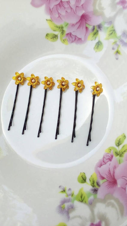 Flower Hair Pin //PearlsBeach