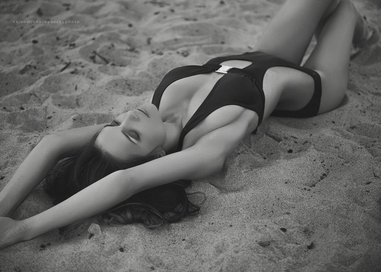 fuckyeahrussianbabes:    Sonya Handrikina by  Kirill Chernyavsky  http://fuckyeahrussianbabes.tumblr.com/