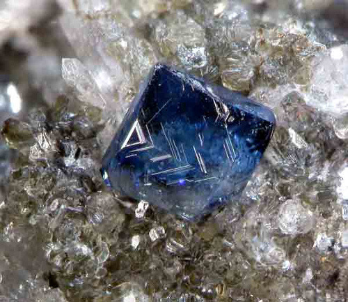 libutron:  Anatase crystal | ©National Museum Wales  Anatase is one of the five