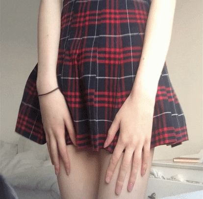 pleatedminiskirts:Wow that is really gorgeous!