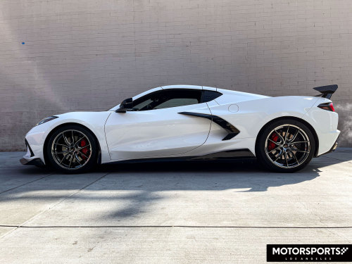  White hot. The team at Motorsports LA wasted no time setting up this gorgeous arctic white Chevrole