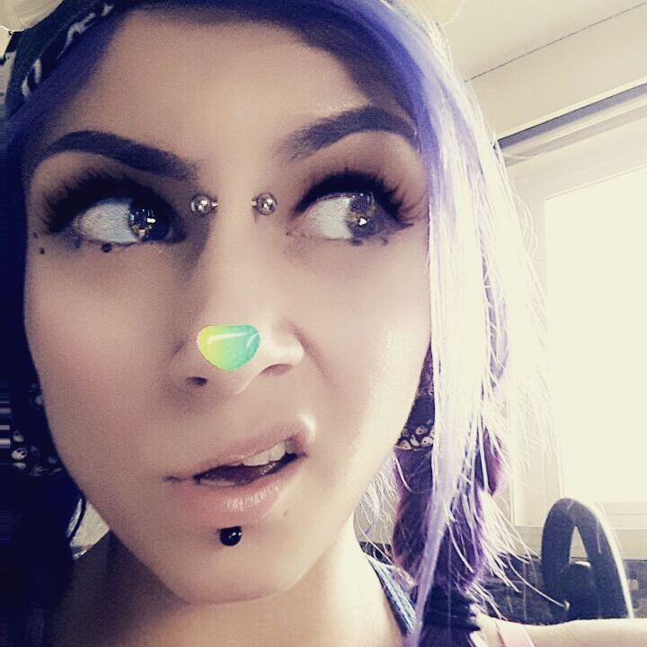 #o0pepper0o #canadianlady #camgirl #piercedpunk #browneyes #labret