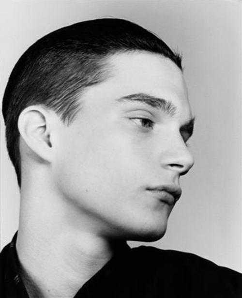 yamamamo:  “Isolated Heroes is the result of a collaboration between photographer David Sims and designer Raf Simons. Taken in the summer of 1999 the portraits are of non professional models street cast by Raf Simons wearing his Spring Summer 2000 collect