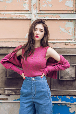 korean-dreams-girls:  Sung Kyung - August