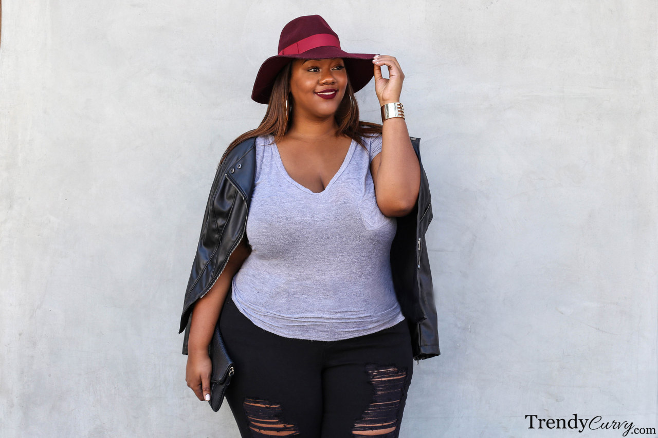 trendycurvy:  Modern StreetOutfit details on TrendyCurvy.comPhotographer: Steve Suavemente