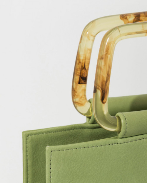 www.thedreslyn.com clyde_rectangle_bag_handle_chartreuse_14244_4Fonte tinamotta.tumblr.com