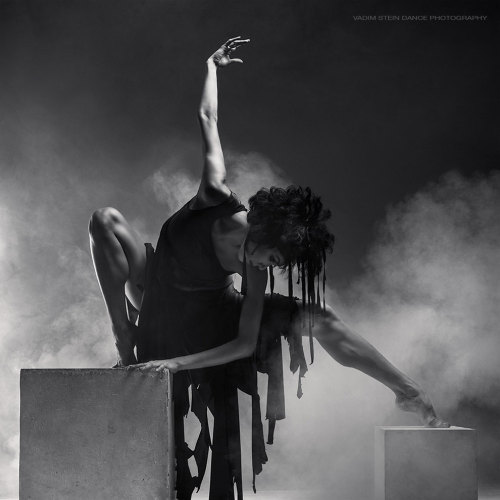 culturenlifestyle:Powerfully Theatrical and Explosive Dance Photography By Vadim SteinUkrainian dance photographer Vadim