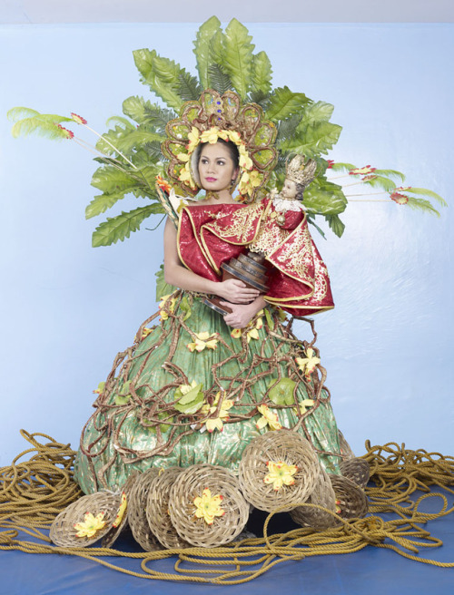 the-bureau-of-propaganda:Queens of Cebu (Sinulog) - Charles Fréger