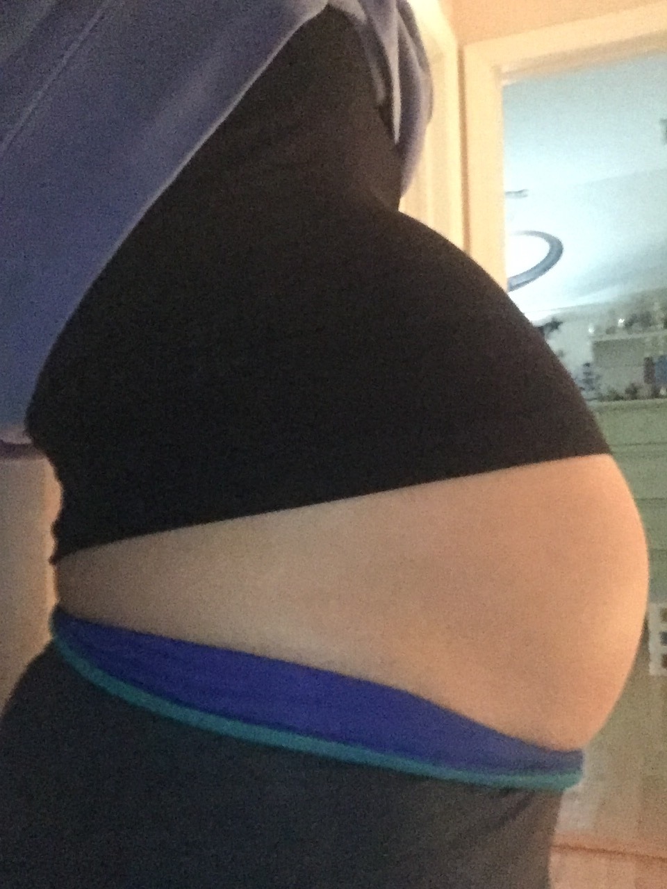 lilsisbigbelly:  Halfway break from today’s stuffing todayyy🐷🐷🐷