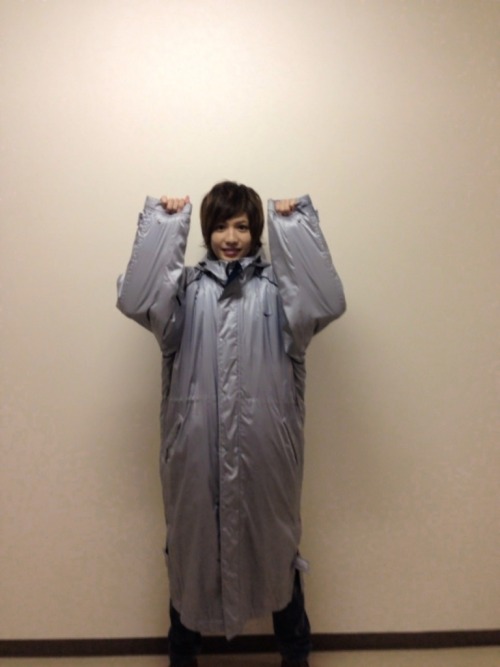 fuckyeahd2boys:“Yuuki-kun used this coat all through Gokaiger. When I was cast in Tokkyuger, h