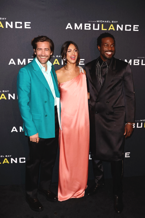 Jake Gyllenhaal with Eiza González and Yahya Abdul-Mateen II attends the premiere of “Ambulance” on 