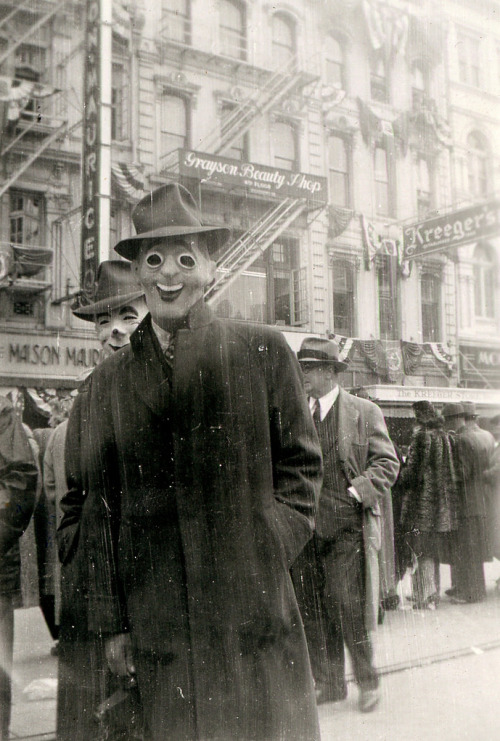 dropboxofcuriosities:Mardi Gras, 1950.